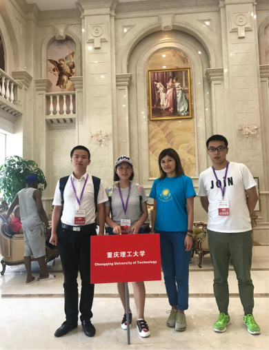我校参赛学生与哈萨克斯坦参赛选手合影